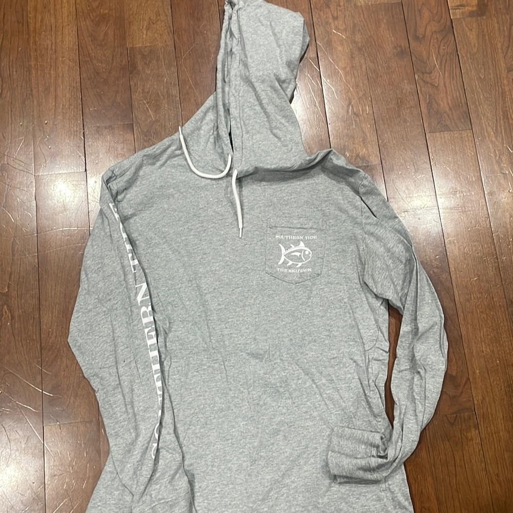Men’s Medium Southern Tide Hoodie. Excellent Condition.